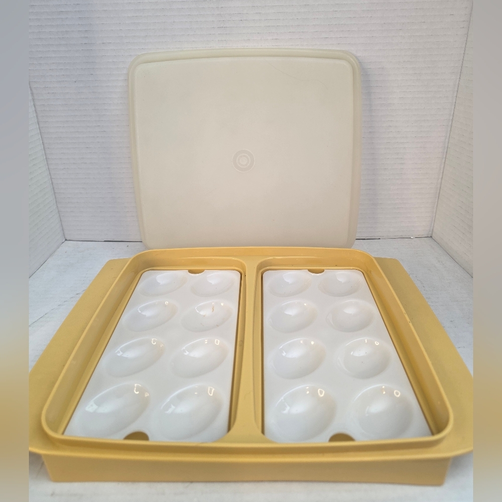 Vintage Tupperware Deviled Egg Keeper Carrier  Tray Container Yellow Gold